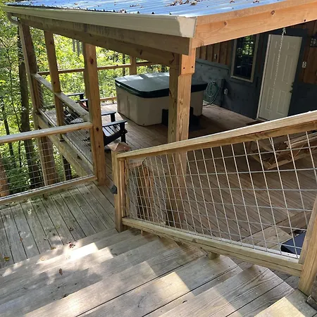 Bigfoots Hideaway-3